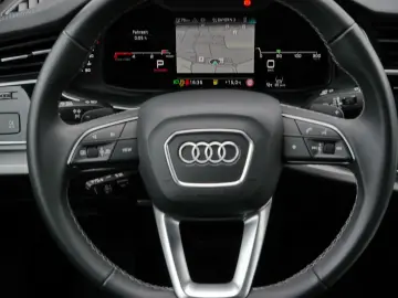 AUDI Q8 50 TDI quattro S line AHK HuD Air Pano 360