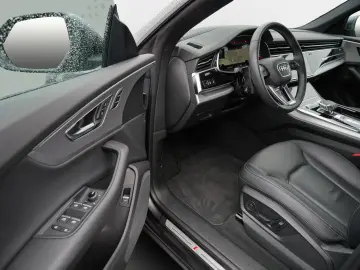 AUDI Q8 50 TDI quattro S line AHK HuD Air Pano 360