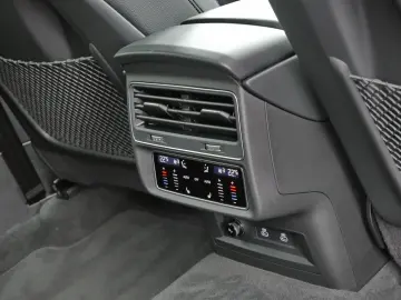 AUDI Q8 50 TDI quattro S line AHK HuD Air Pano 360