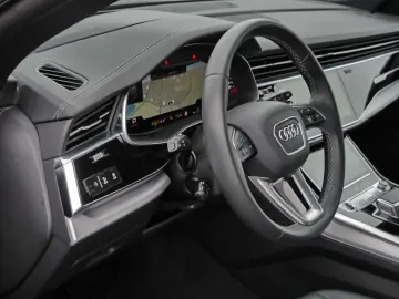 AUDI Q8 50 TDI quattro S line AHK HuD Air Pano 360