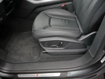 AUDI Q8 50 TDI quattro S line AHK HuD Air Pano 360