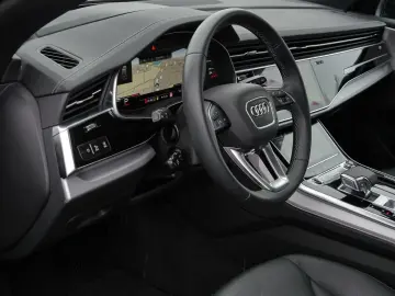 AUDI Q8 50 TDI qu. AHK Matrix Panorama Air HuD Sound
