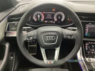 AUDI Q8 S line 50 TDI Pano AHK HUD Matrix RFK ACC