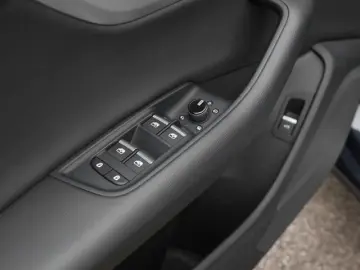 AUDI Q8 50 TDI quattro S line LM22 HD Matrix HuD AHK