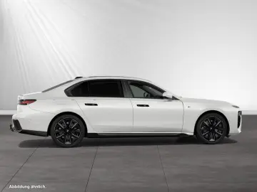 BMW 740d xDrive M Sport Pro AHK Standhzg. B&W