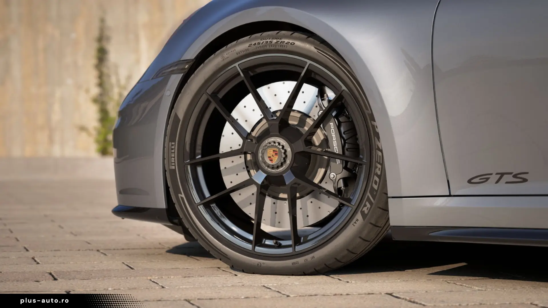 Porsche 911 Carrera 4 GTS Cabriolet