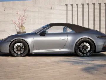 Porsche 911 Carrera 4 GTS Cabriolet