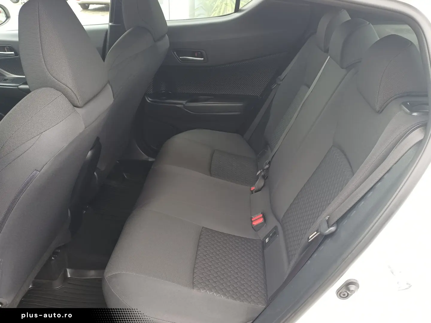 Toyota C-HR 1.8 Hybrid 122 CP 4x2 Center