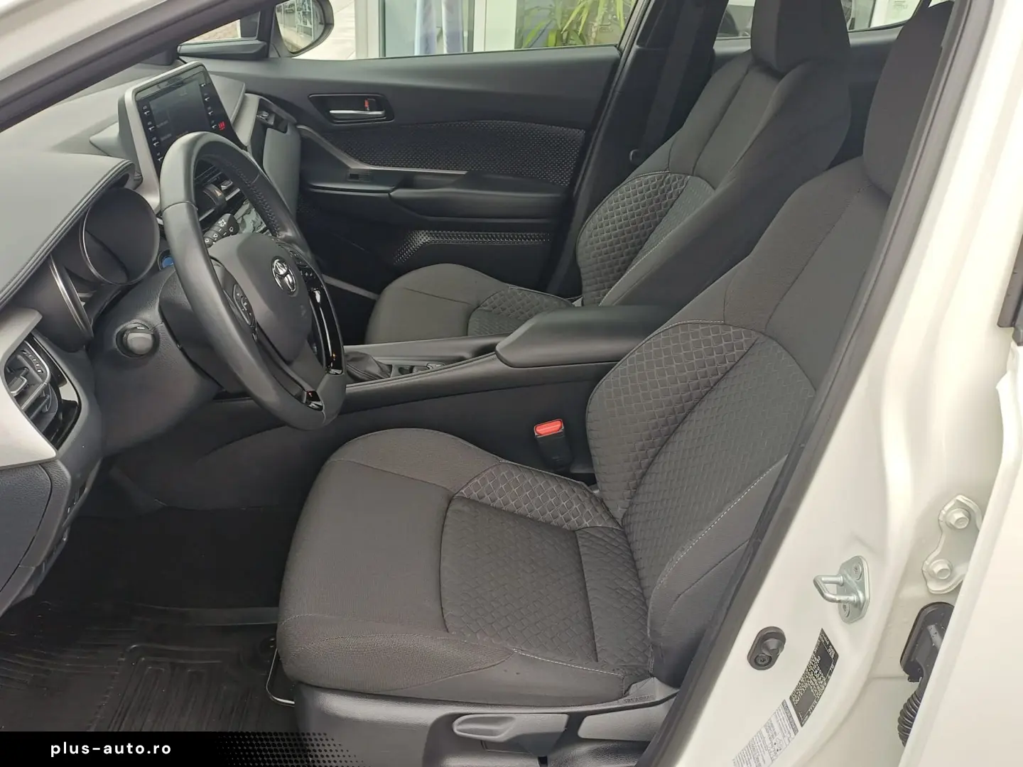 Toyota C-HR 1.8 Hybrid 122 CP 4x2 Center