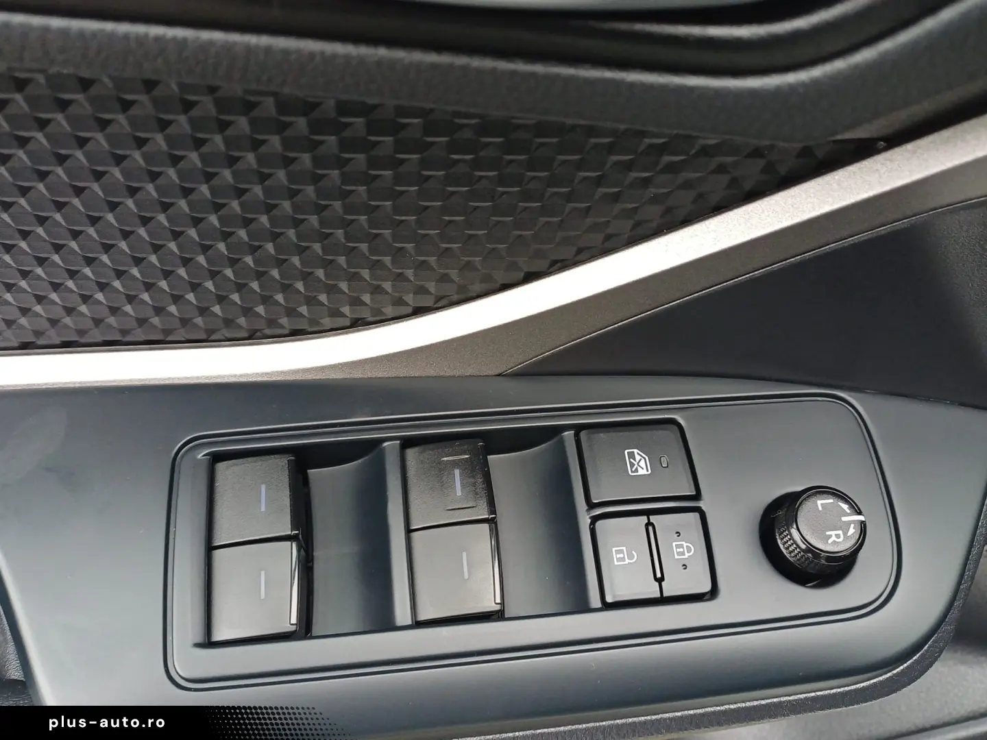 Toyota C-HR 1.8 Hybrid 122 CP 4x2 Center