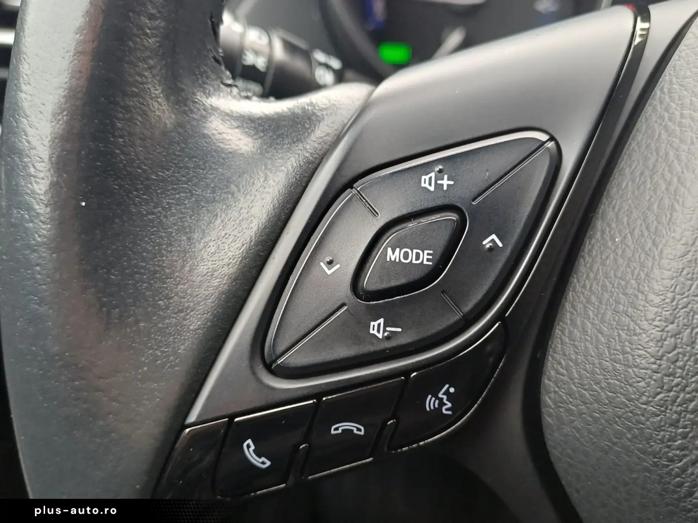 Toyota C-HR 1.8 Hybrid 122 CP 4x2 Center