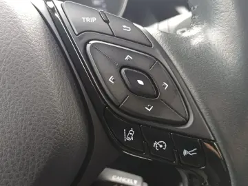 Toyota C-HR 1.8 Hybrid 122 CP 4x2 Center