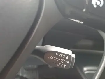 Toyota C-HR 1.8 Hybrid 122 CP 4x2 Center