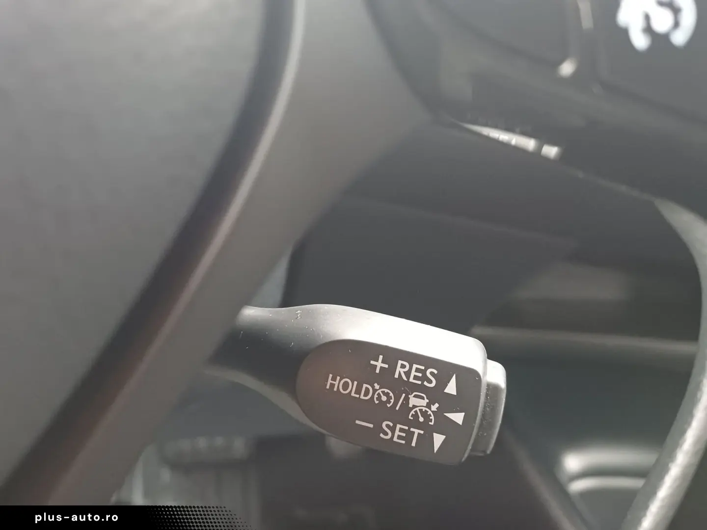 Toyota C-HR 1.8 Hybrid 122 CP 4x2 Center