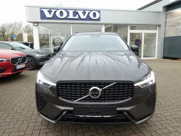 VOLVO XC60 Plus Dark T6 AWD Plug-in 360  Pano H&K