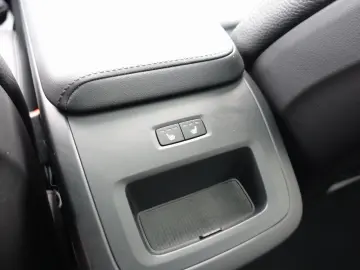 VOLVO XC60 Plus Dark T6 AWD Plug-in 360  Pano H&K