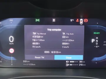 VOLVO XC60 Plus Dark T6 AWD Plug-in 360  Pano H&K