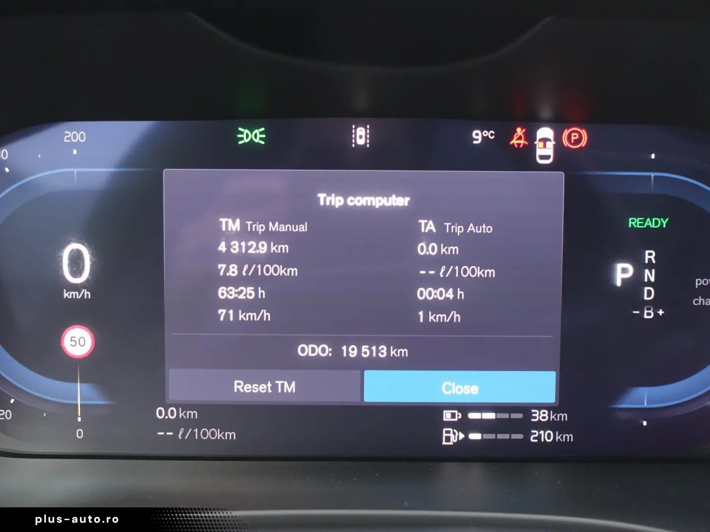 VOLVO XC60 Plus Dark T6 AWD Plug-in 360  Pano H&K