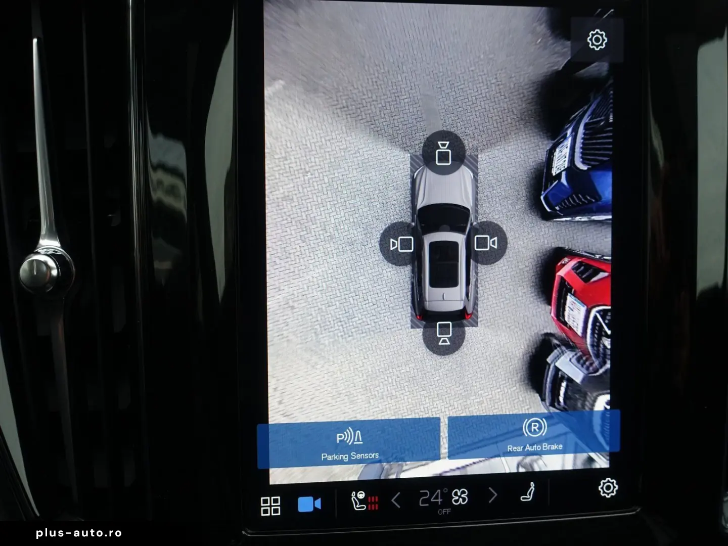 VOLVO XC60 Plus Dark T6 AWD Plug-in 360  Pano H&K