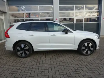 VOLVO XC60 Plus Dark T6 AWD Plug-in  360  H&K Pano