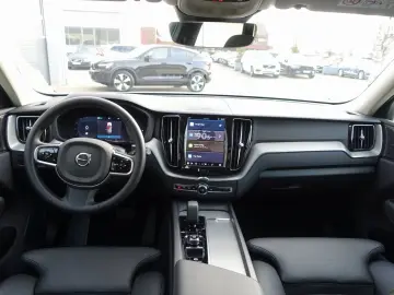 VOLVO XC60 Plus Dark T6 AWD Plug-in  360  H&K Pano