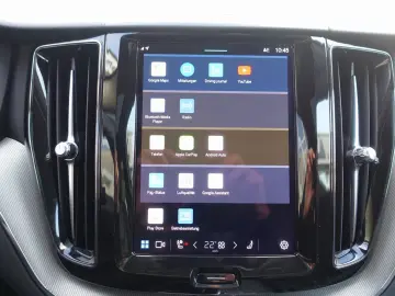 VOLVO XC60 Plus Dark T6 AWD Plug-in  360  H&K Pano