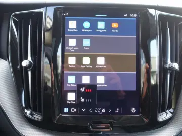 VOLVO XC60 Plus Dark T6 AWD Plug-in  360  H&K Pano