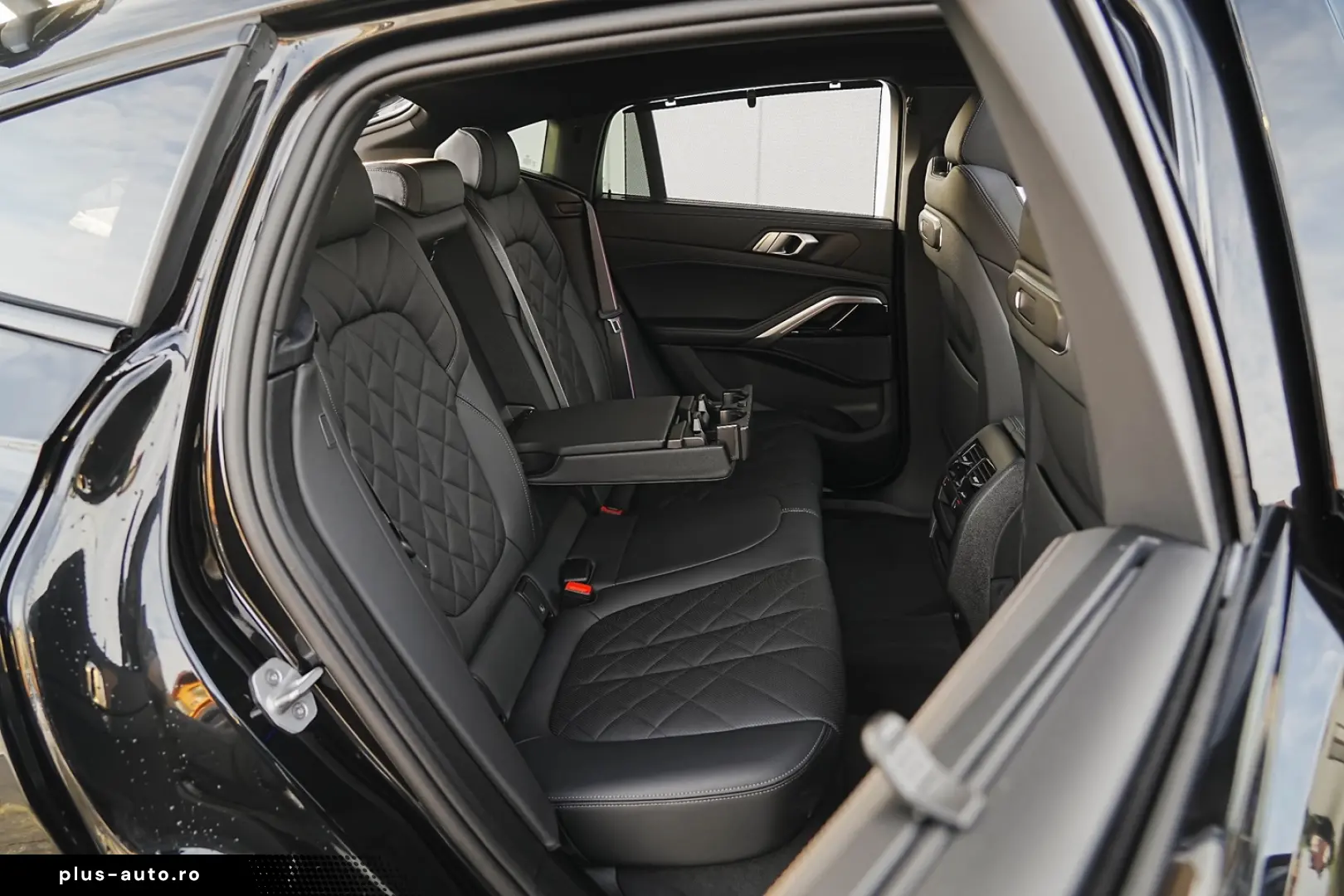 BMW X6 xDrive40i AT MHEV