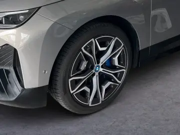 BMW iX 40 xDrive Sportpaket Edition Excellence 22Z