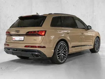 AUDI Q7 55 TFSI S line quattro S tronic (Pano AHK Luf