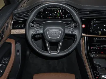 AUDI Q7 55 TFSI S line quattro S tronic (Pano AHK Luf