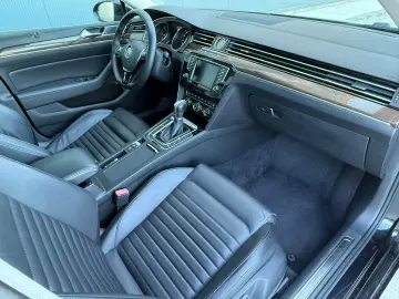 VOLKSWAGEN  PASSAT B8