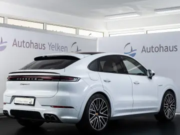 PORSCHE Cayenne Coupe S E-Hybrid SportDesign MATRIX