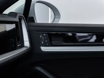 PORSCHE Cayenne Coupe S E-Hybrid SportDesign MATRIX