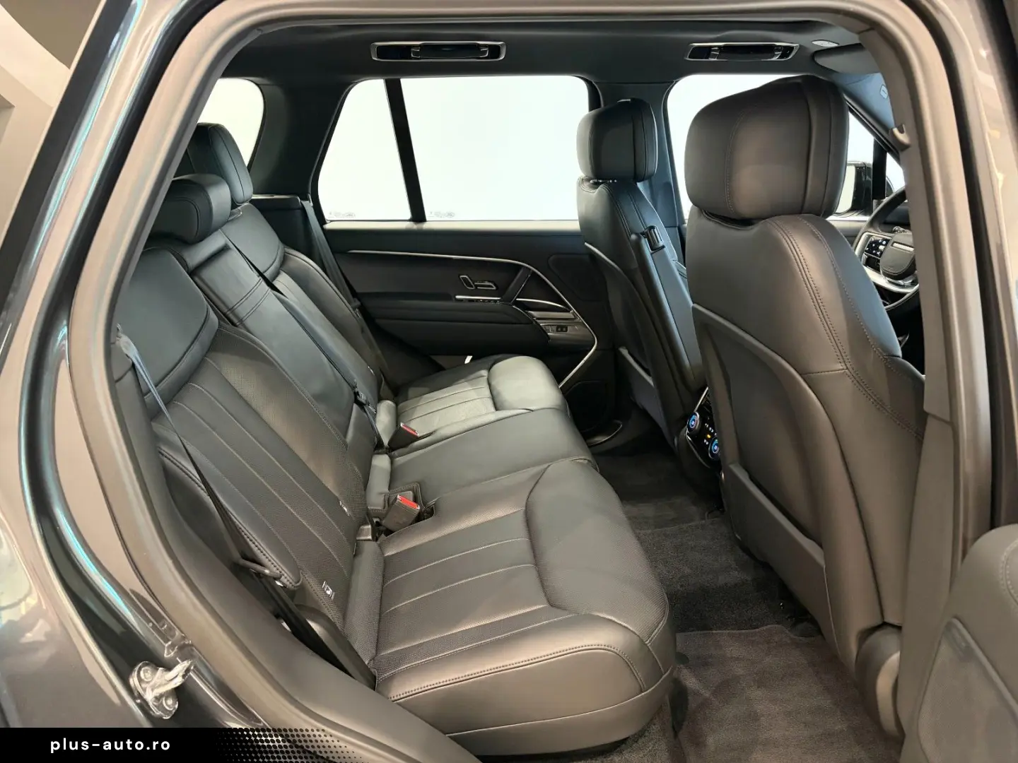 LAND ROVER Range Rover D350 HSE Shadow Pack & AHK