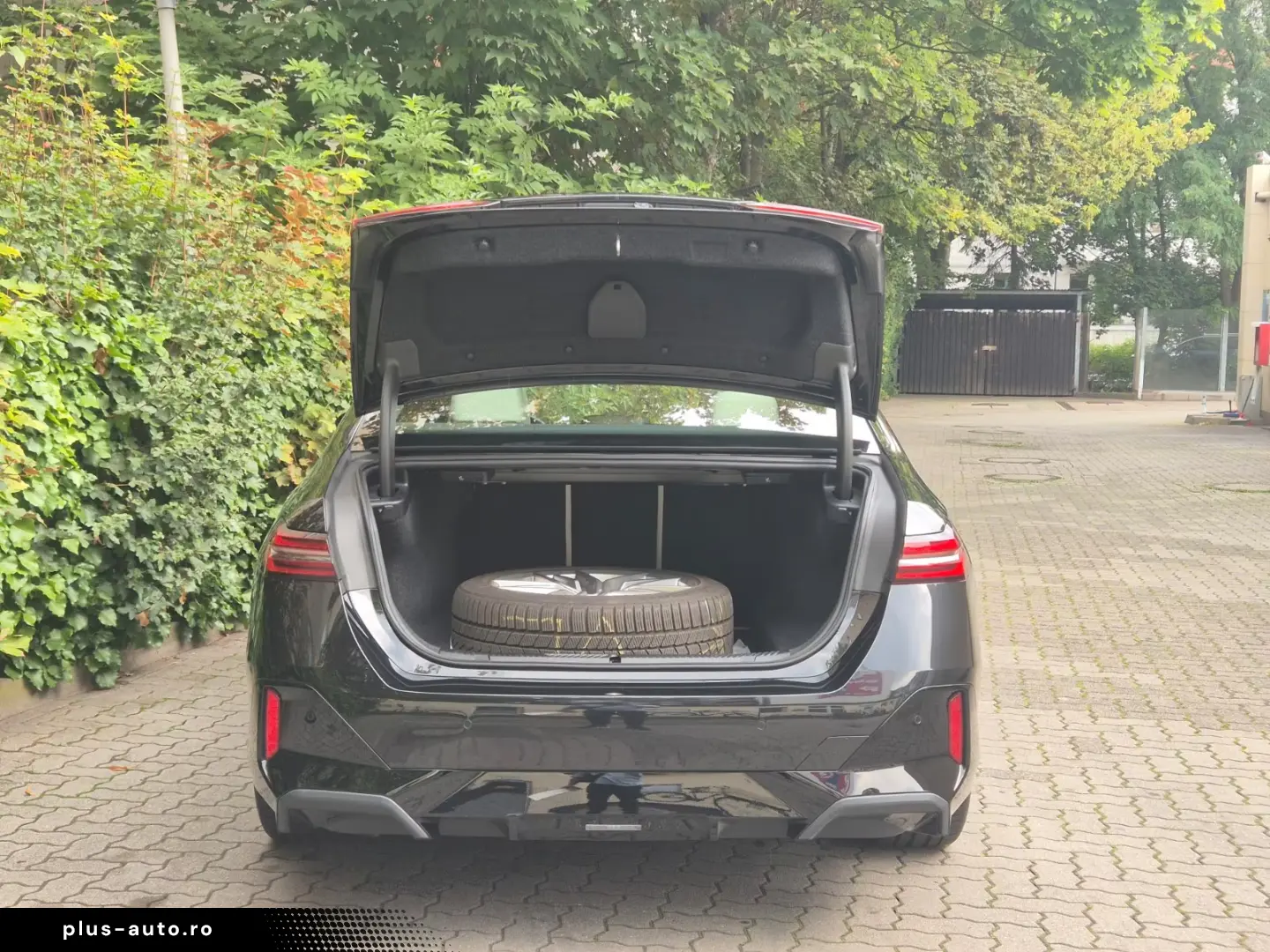 BMW 520 i M Sport Laser Pano Wide Cam Assistant H&K