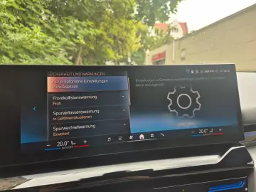 BMW 520 i M Sport Laser Pano Wide Cam Assistant H&K