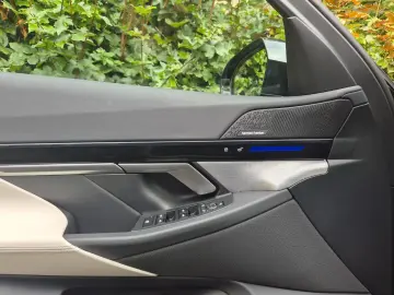 BMW 520 i M Sport Laser Pano Wide Cam Assistant H&K