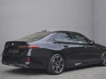 BMW 520 i M Sport Laser Pano Wide Cam Assistant H&K