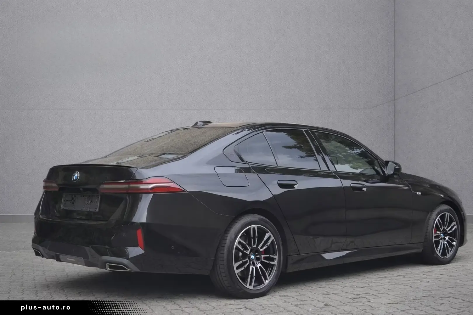 BMW 520 i M Sport Laser Pano Wide Cam Assistant H&K