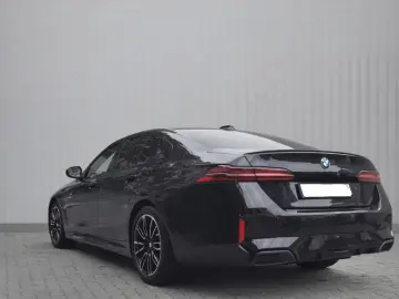 BMW 520 i M Sport Laser Pano Wide Cam Assistant H&K