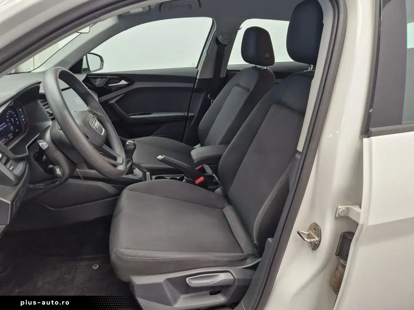 2020 CumpRoNouLeasingOperat CameraSpate VirtualCockpit Tva