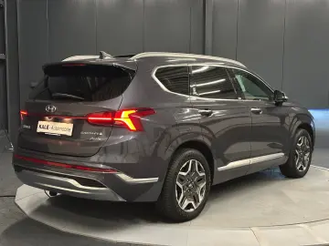HYUNDAI Santa Fe Signature Plug-In Hybrid