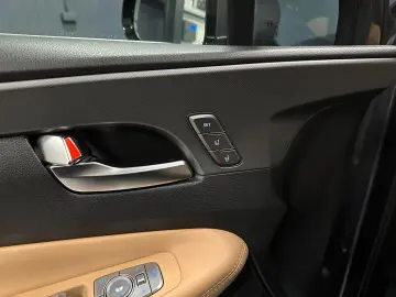 HYUNDAI Santa Fe Signature Plug-In Hybrid