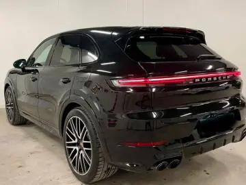 PORSCHE Cayenne E-Hybrid Sport