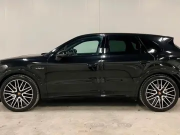 PORSCHE Cayenne E-Hybrid Sport
