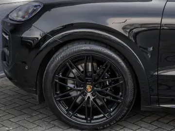 PORSCHE Cayenne Coupé 3.0 E-Hybrid