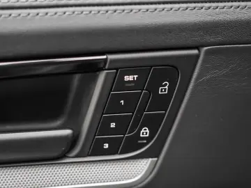 PORSCHE Cayenne Coupé 3.0 E-Hybrid