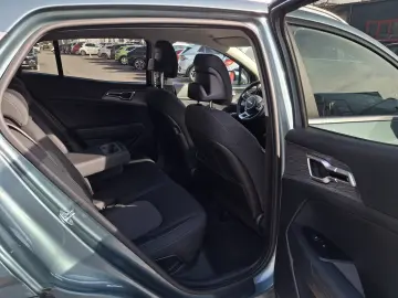 Kia Sportage 1.6 T-GDI MHEV 6MT 4x2 Style