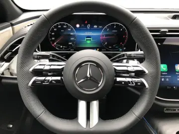 MERCEDES-BENZ E 220 d  MBUX AMG Pano Burm DigitalLig&hellip;